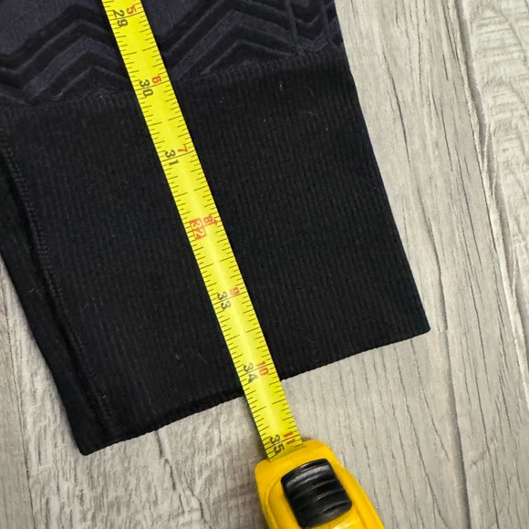 Lululemon Women's Legging Gray Black Chevron Ribbed Compression Stretch - Picture 8 of 11